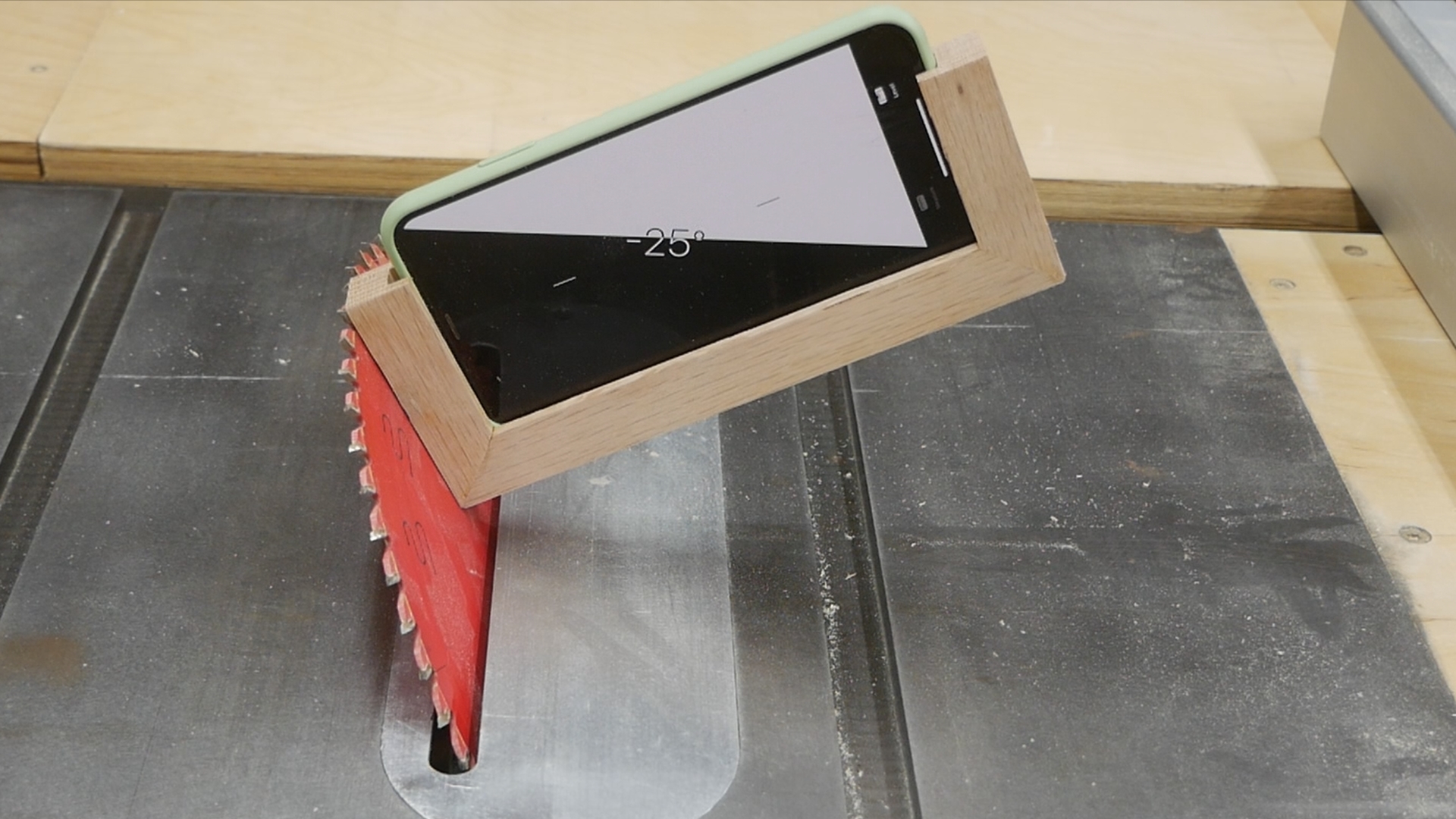Learn how to transform scrapwood oak with wooden glue into a versatile phone bracket holder doubling as a digital angle finder for woodworking precision.