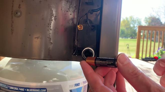 Replacing the Weber grill igniter battery