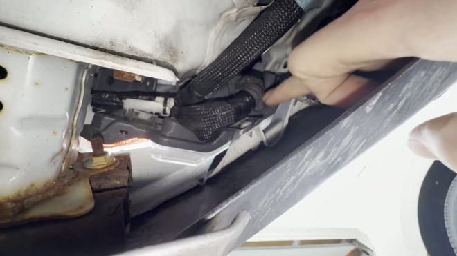 Accessing the reverse light from underneath the Toyota RAV4